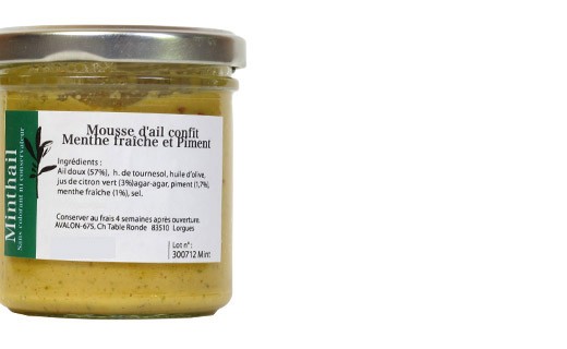 Mousse d'aglio confit, menta e peperoncino - Les Petits Potins